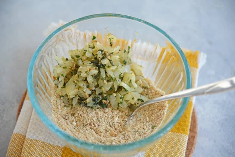 Bread crumbs with onion mixture