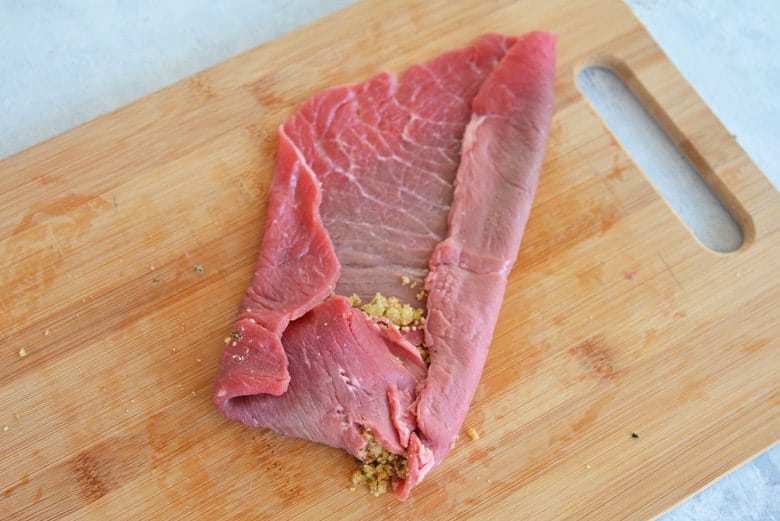 Instructions on How to Roll Beef Braciole