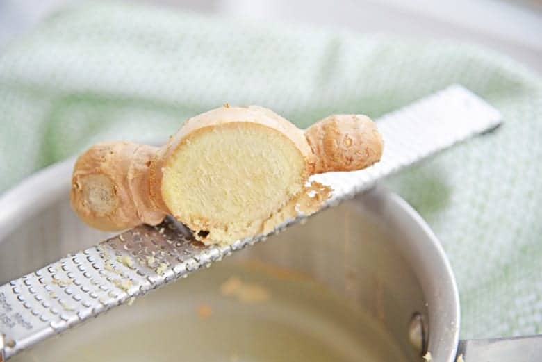 Grating ginger on a micrograter