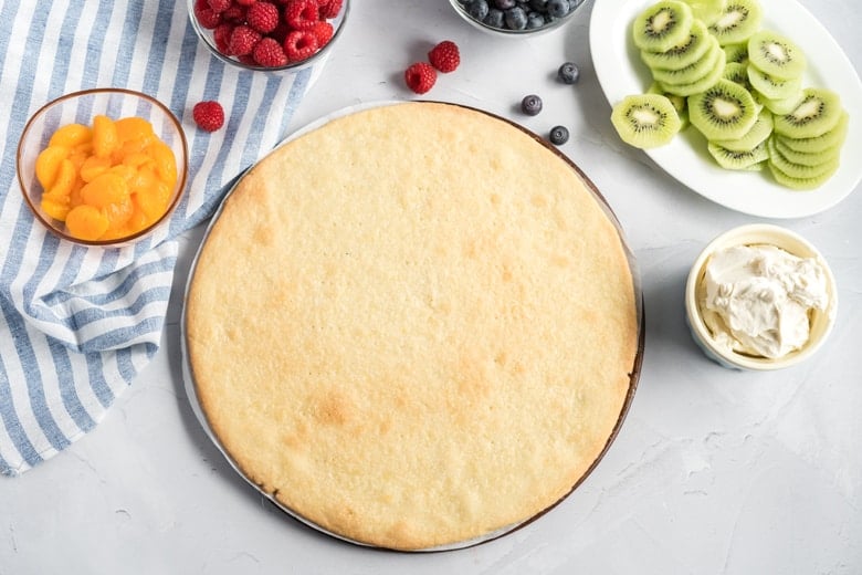 cooked cookie crust for dessert pizza 