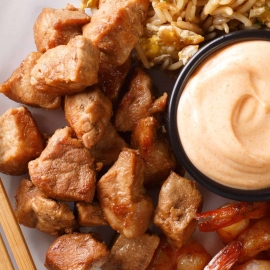 hibachi chicken and yum yum sauce