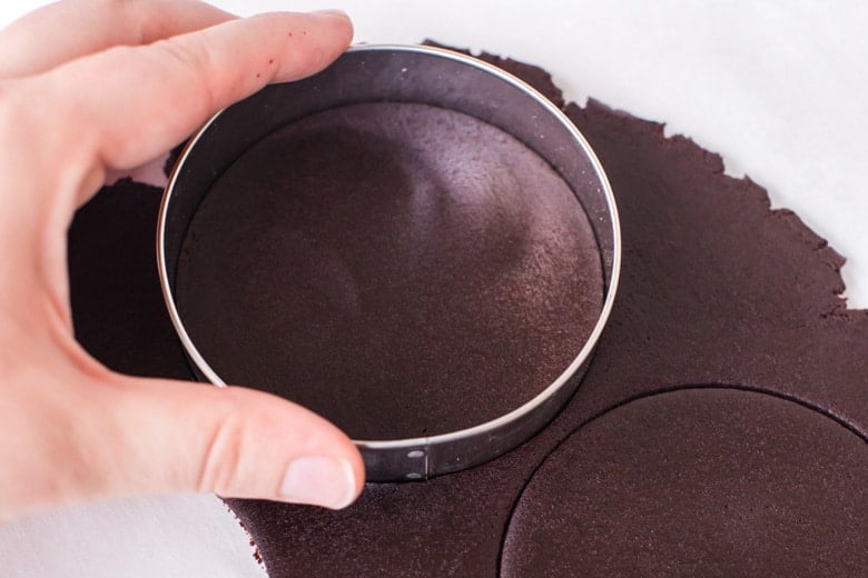 cookie cutter making chocolate circle for ice cream sandwich bread 