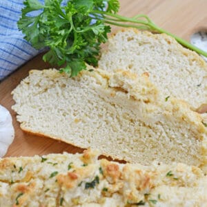 sliced garlic bread