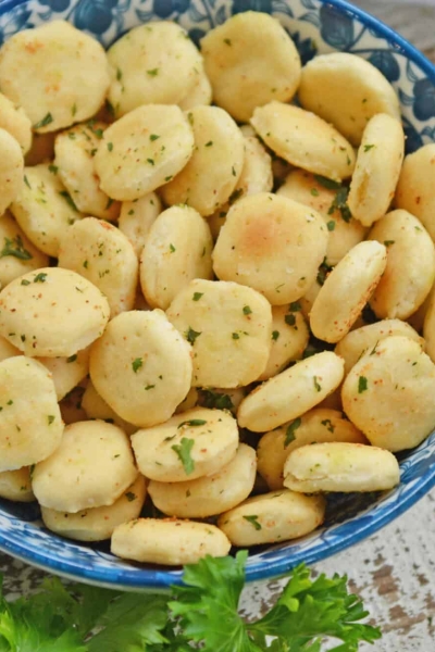 A bowl of ranch oyster crackers