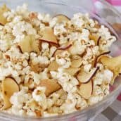 Popcorn in a bowl, with Cinnamon