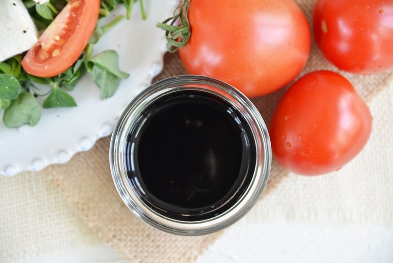 balsamic reduction sauce with fresh tomatoes 