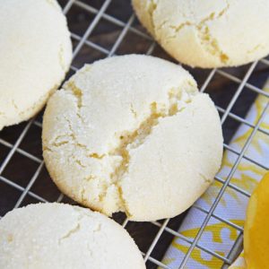 A close up of lemon sugar cookie