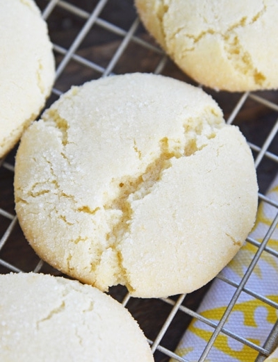 A close up of lemon sugar cookie