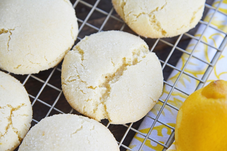 angle view of cracks in lemon sugar cookies 