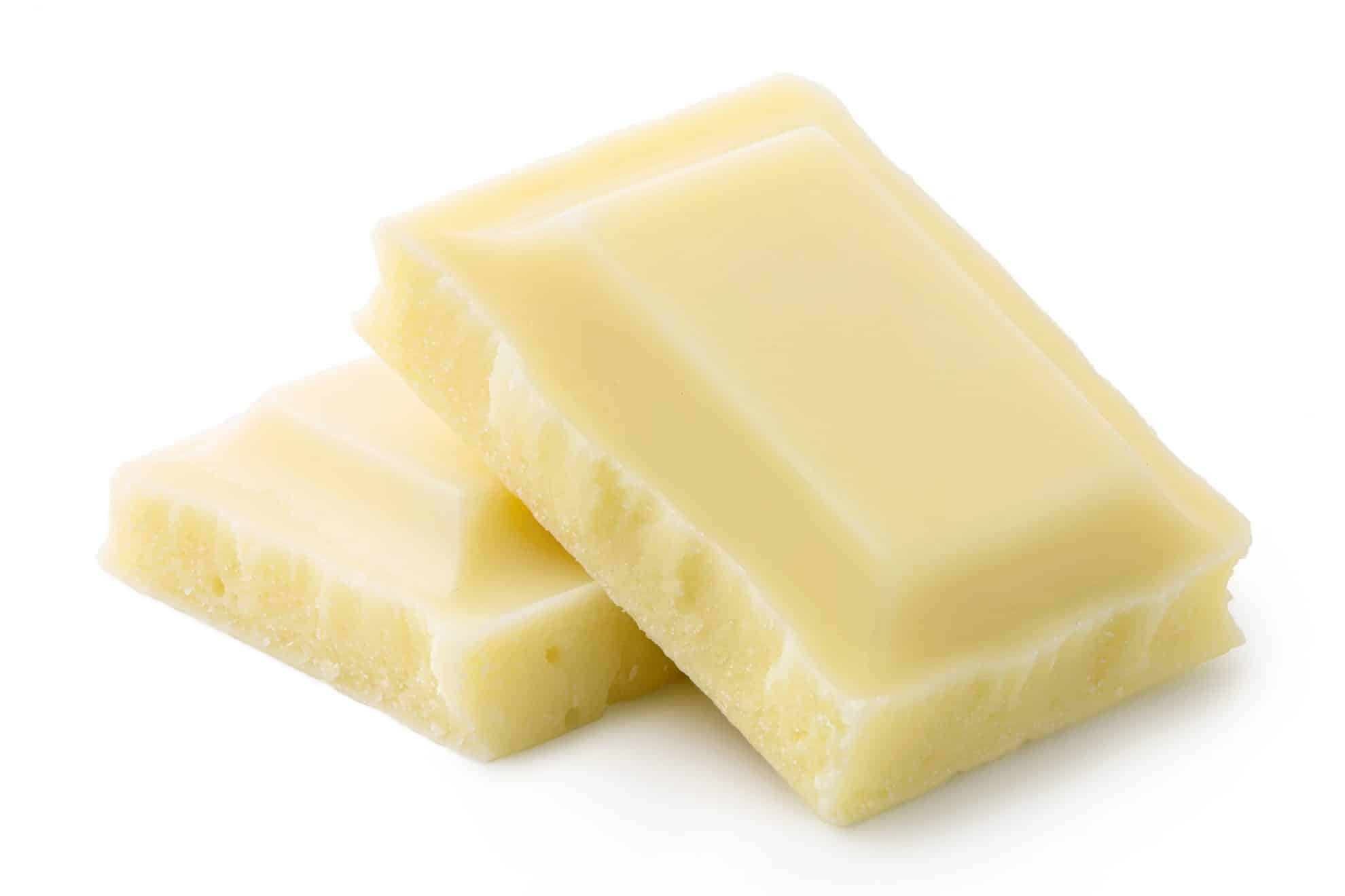 2 cubes of white chocolate