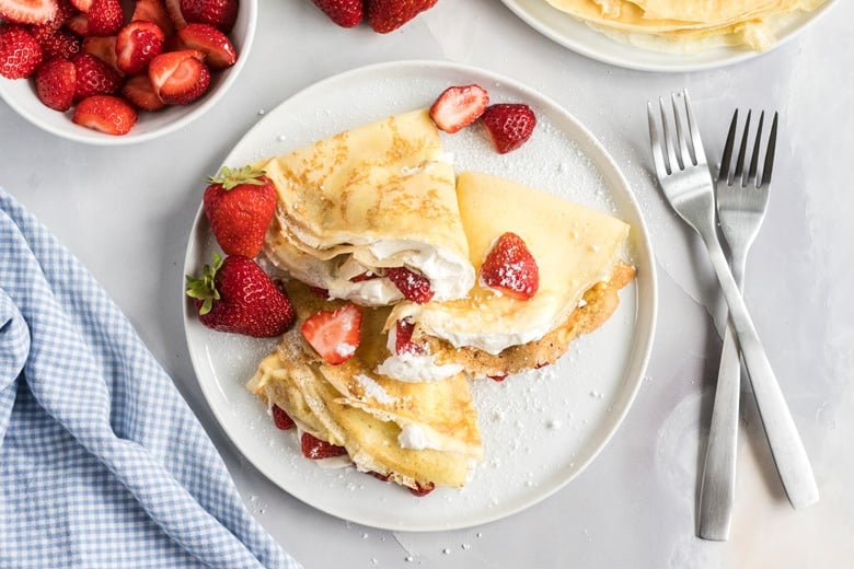 crepes filled with whipped cream 