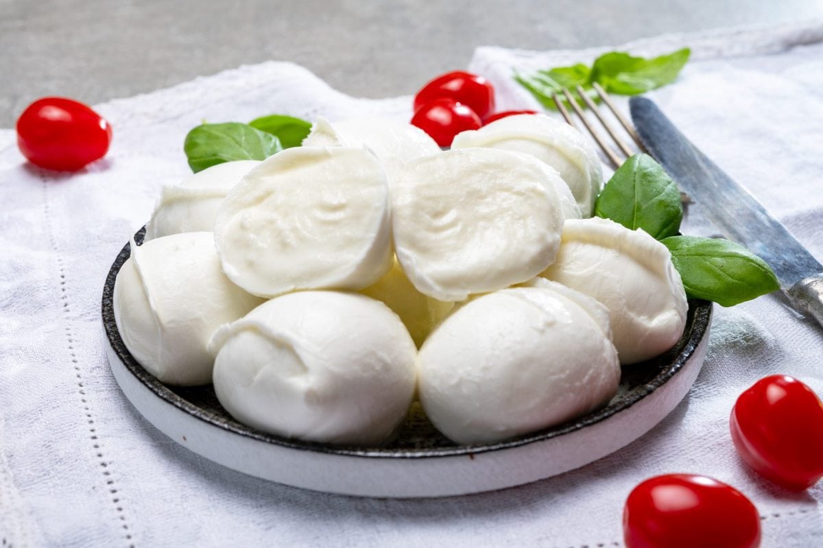 pile of mozzarella 