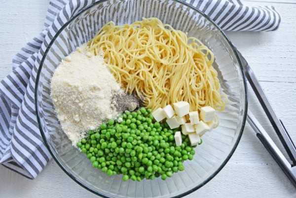 ingredient for pasta and peas