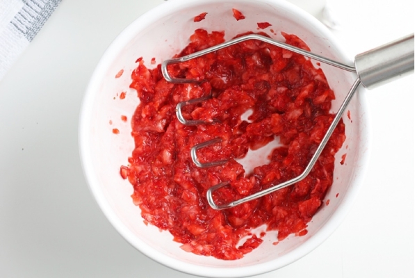 mashed strawberries