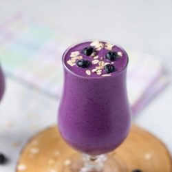 blueberry oatmeal smoothie in glass