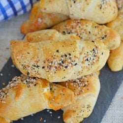 cheesy everything crescent rolls