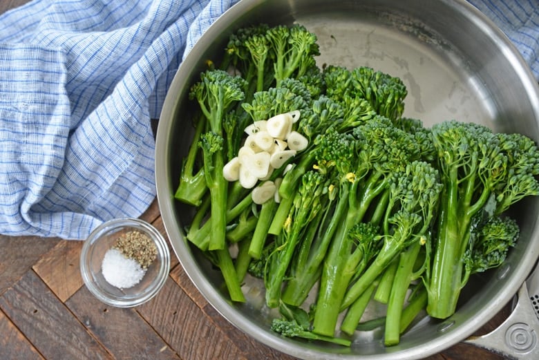 ingredients for pan fried broccolini