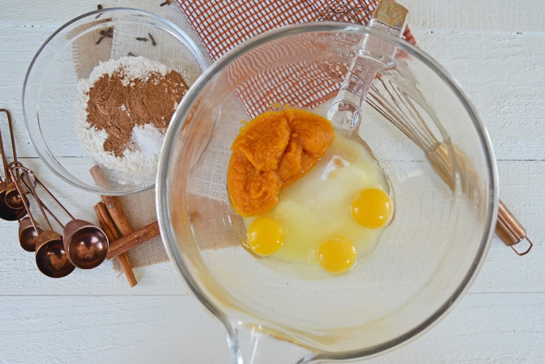 ingredients for pumpkin cake roll 