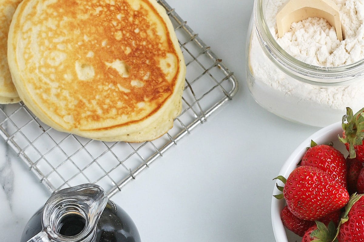 pancakes, mix, syrup and strawberries 