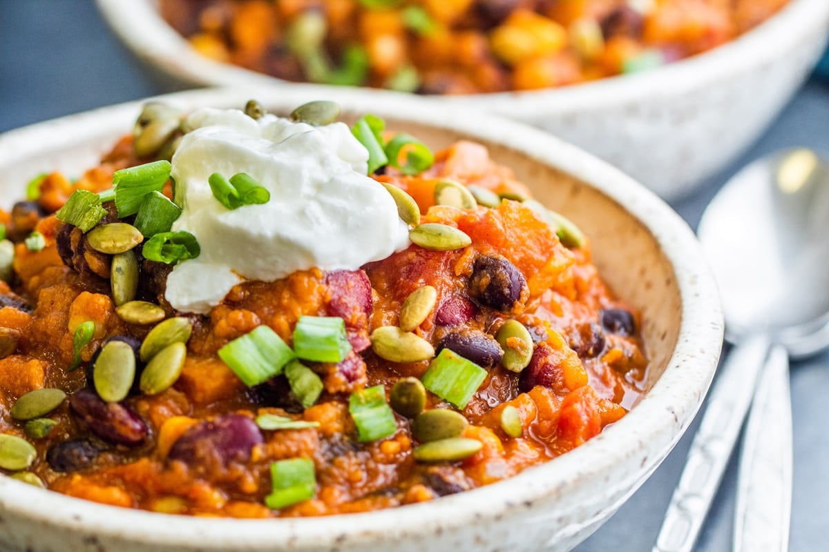 close up of sweet potato chili with toppings 