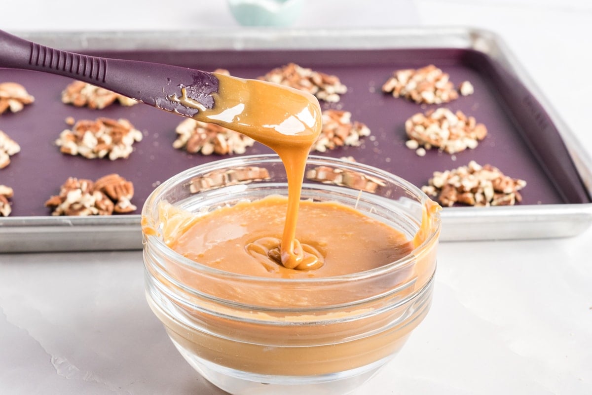 melted caramel with cream 