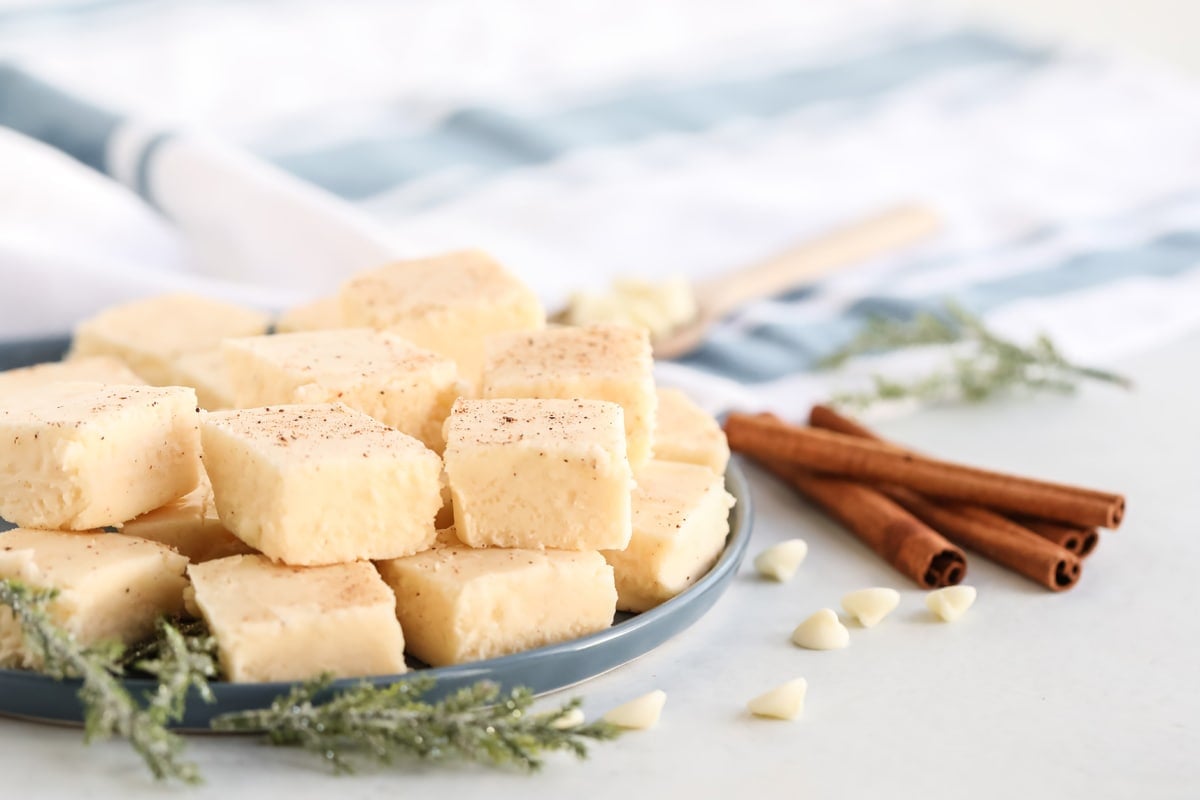 blue plate of fudge pieces