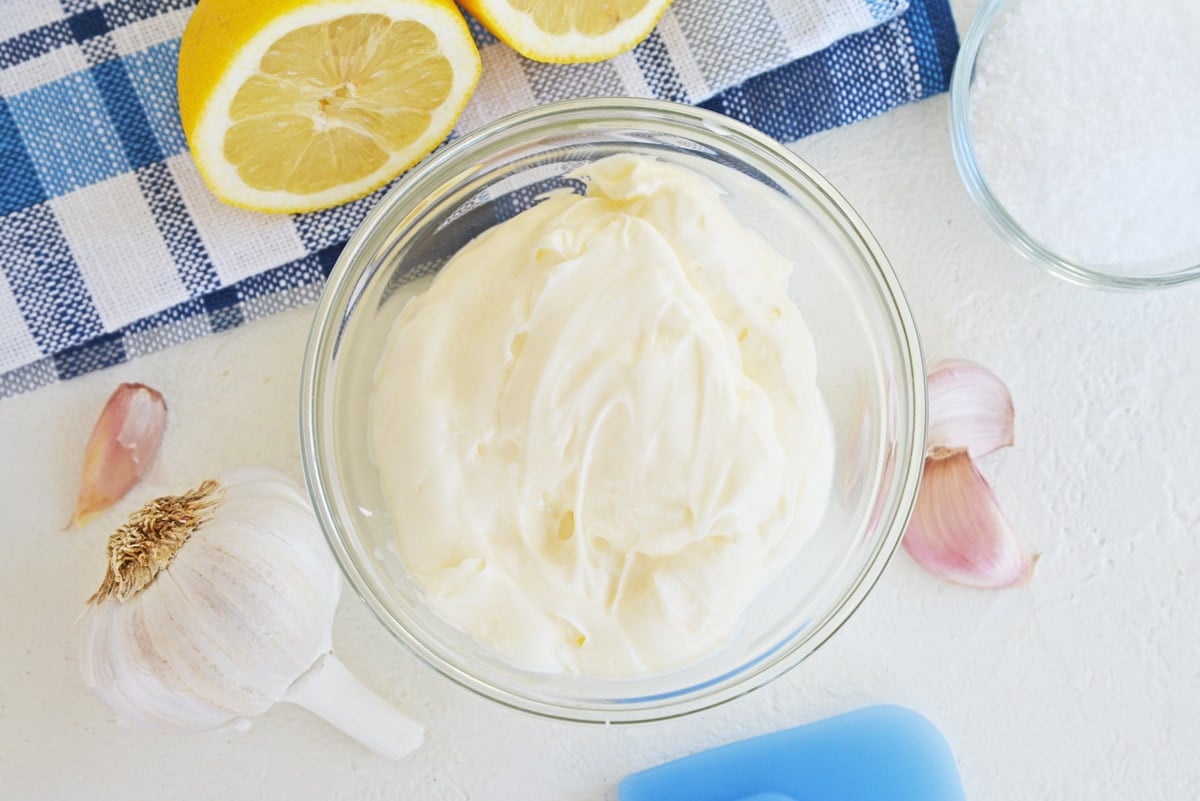 what goes in garlic aioli- mayo, lemon juice, garlic and salt 
