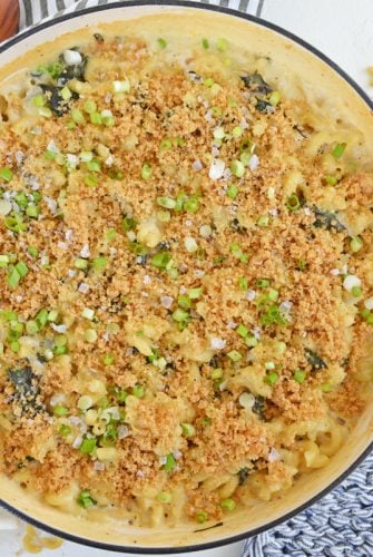 roast garlic mac and cheese with ingredients