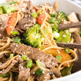 angle bowl of beef lo mein