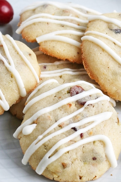 close up of cranberry pistachio cookies