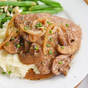 angle of cube steak recipe on mashed potatoes