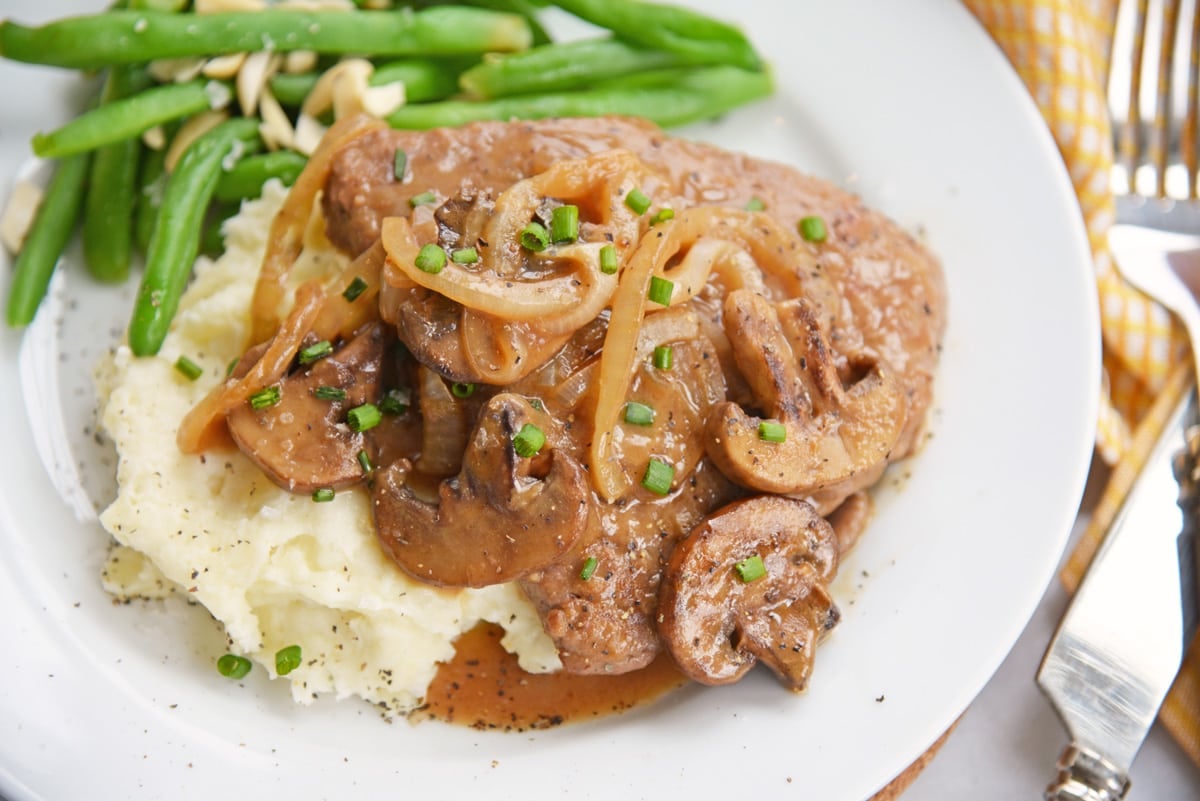 Quick and EASY Cube Steak Recipe - Ready in 30 Minutes!