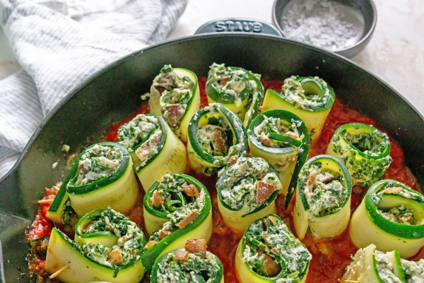 assembled rolls in pan