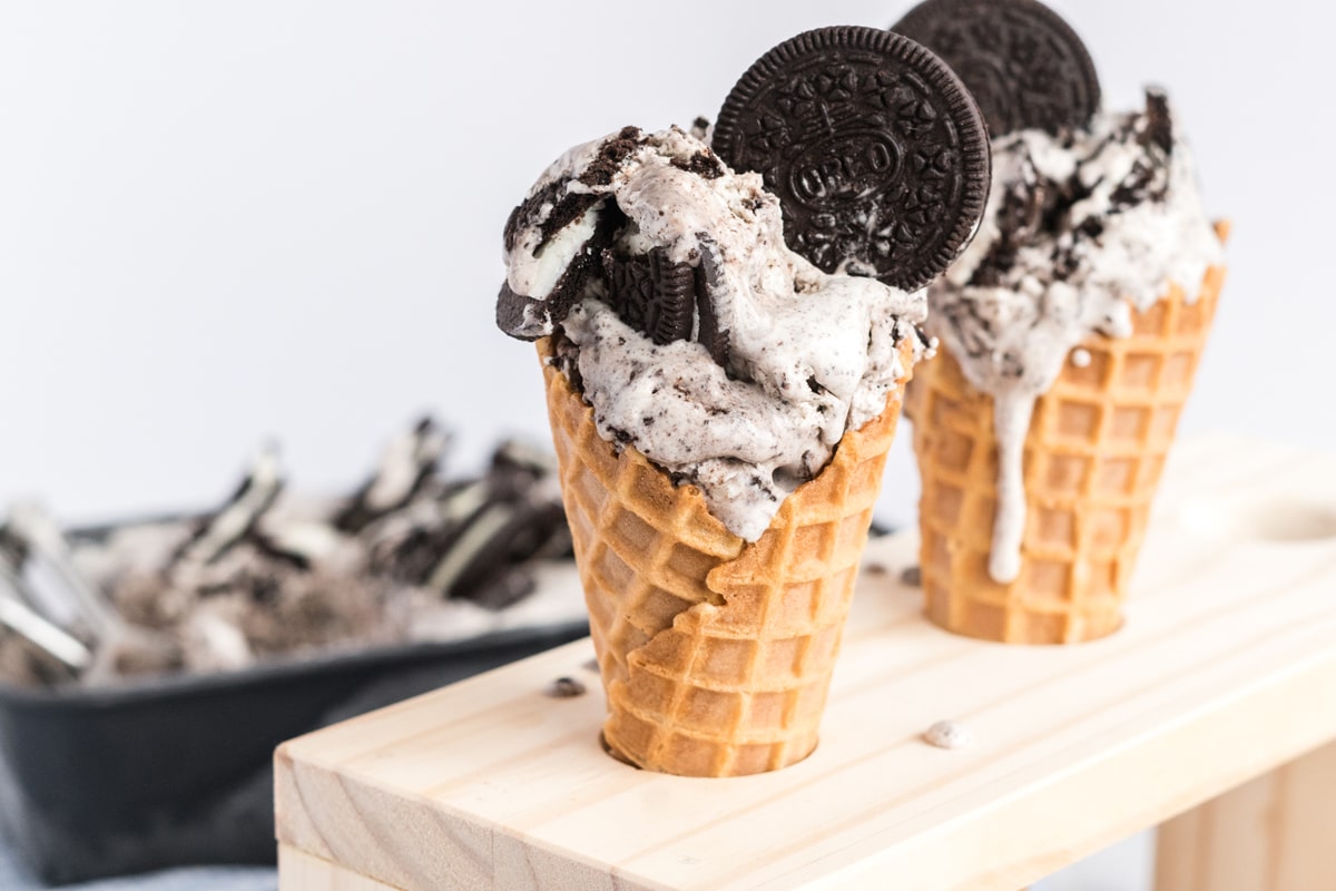 oreo ice cream in waffle cones 