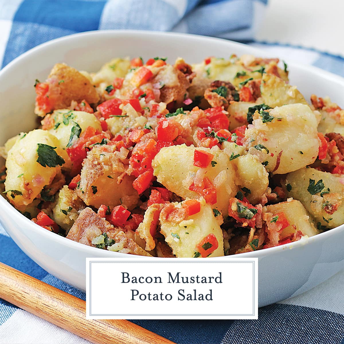 close up of easy potato salad with bacon, bell pepper and parsley 