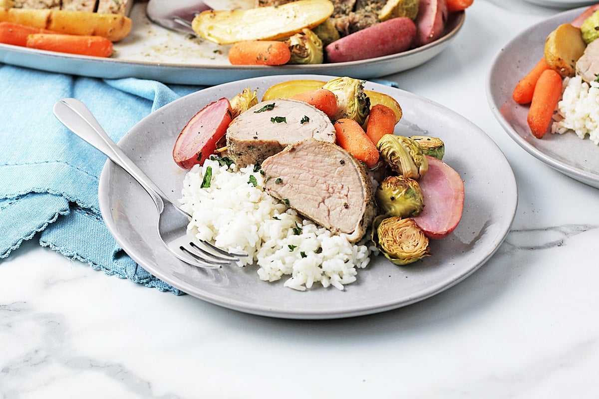 tenderloin medallions with rice and vegetables 