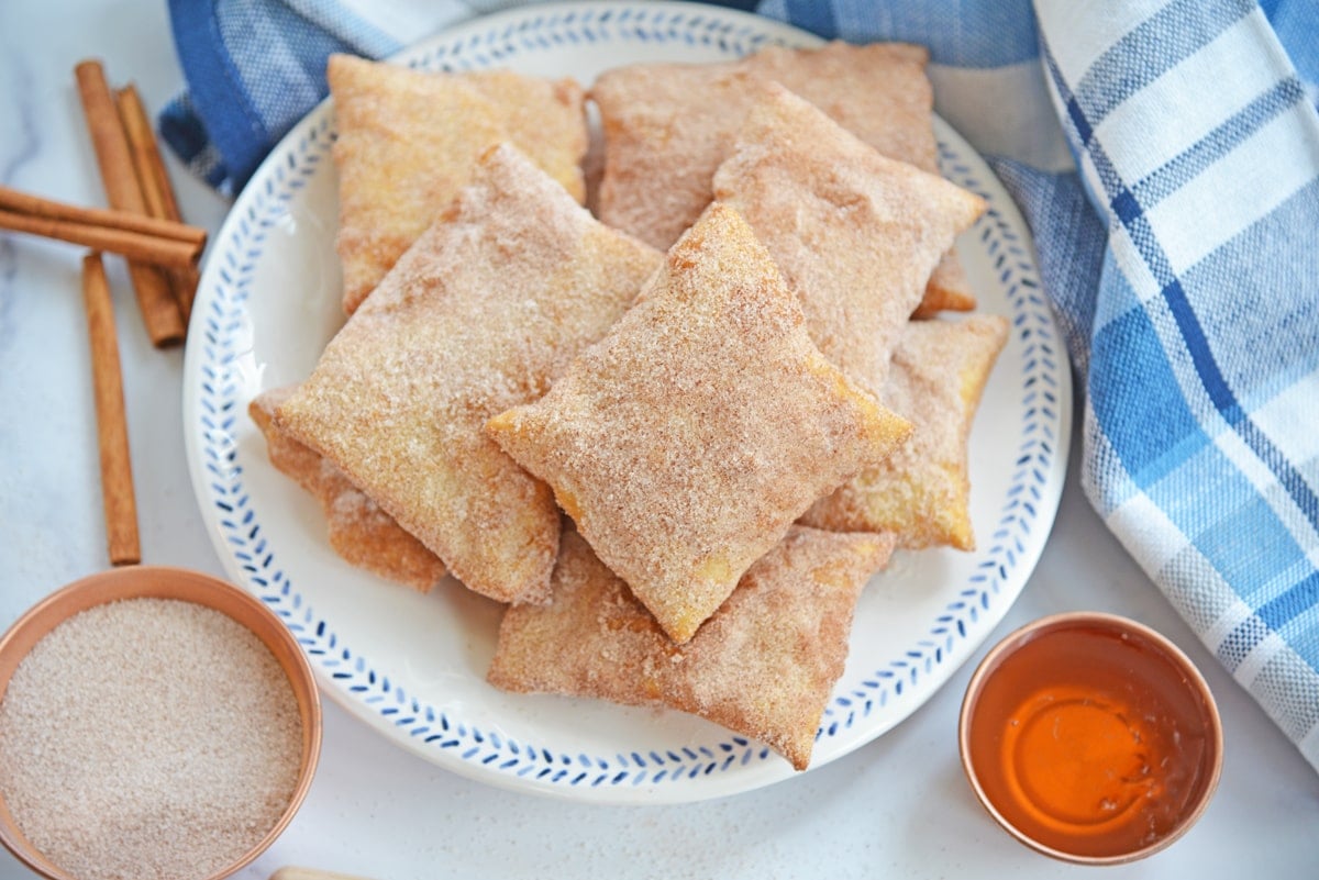 plate of sopapillas