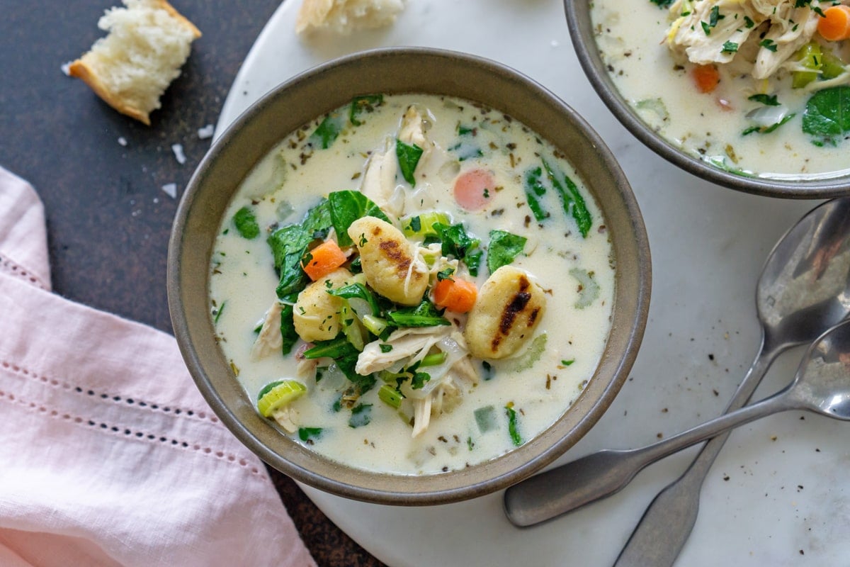 bowl of creamy soup 