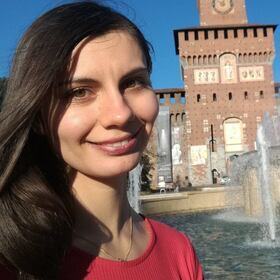 woman wearing red shirt