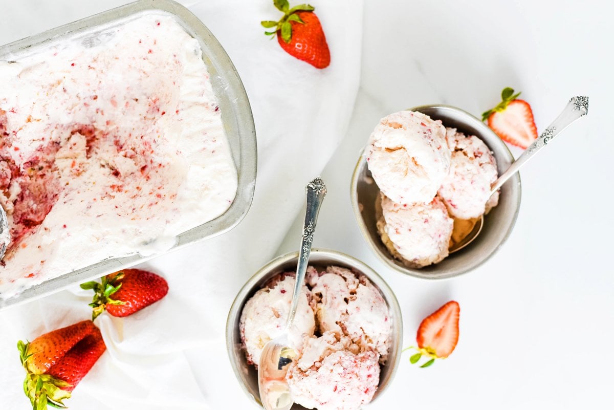 step-by-step making homemade strawberry ice cream 