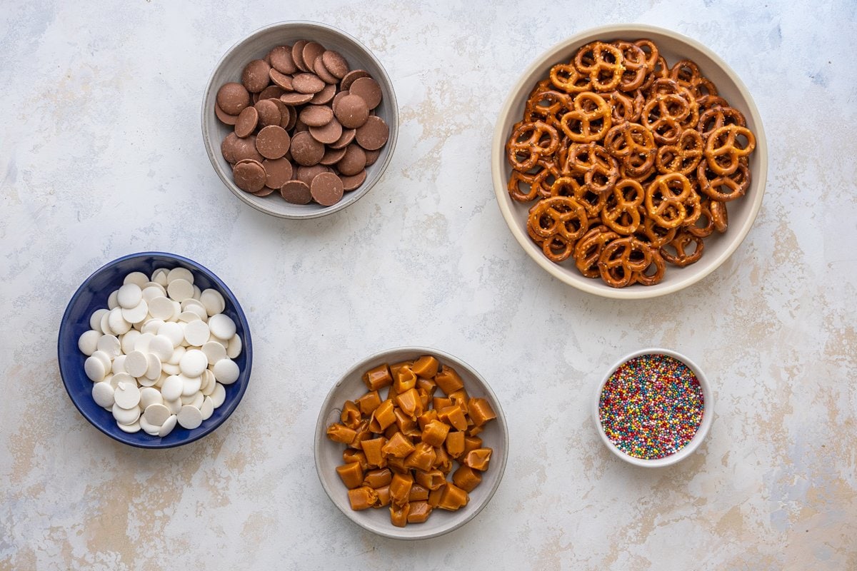 ingredients for chocolate caramel pretzels 