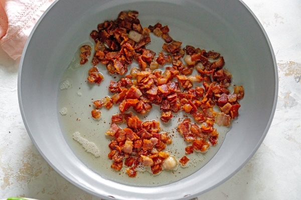 cooked bacon with rendered fat