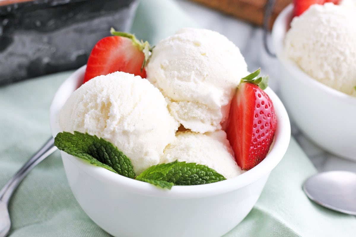 Homemade Vanilla Ice Cream (VIDEO)