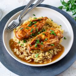 plate of crock pot balsamic chicken