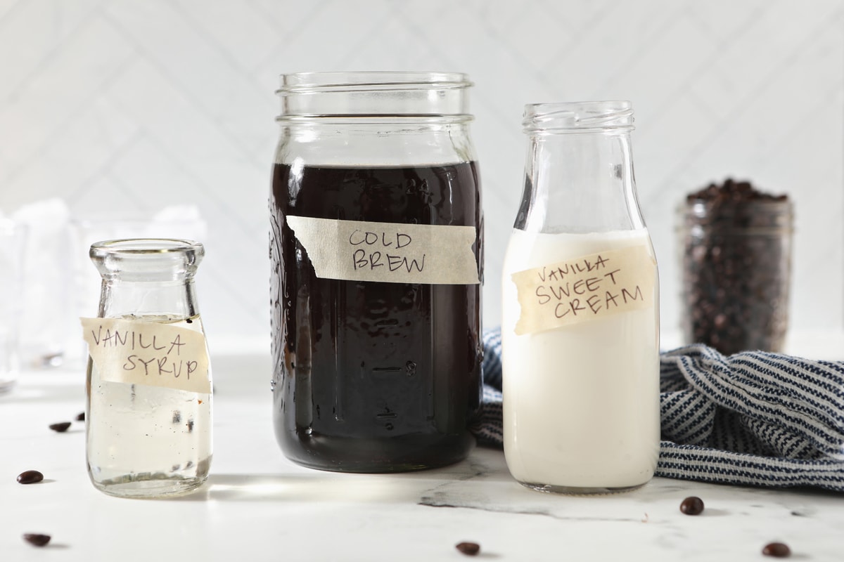 ingredients for starbucks sweet cream cold brew 