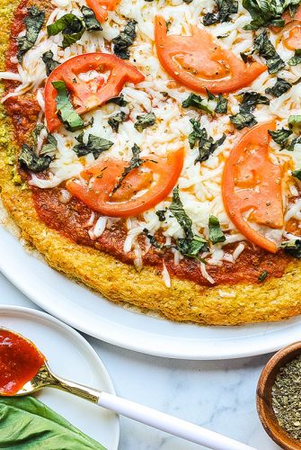 cauliflower pizza crust with topping suggestions