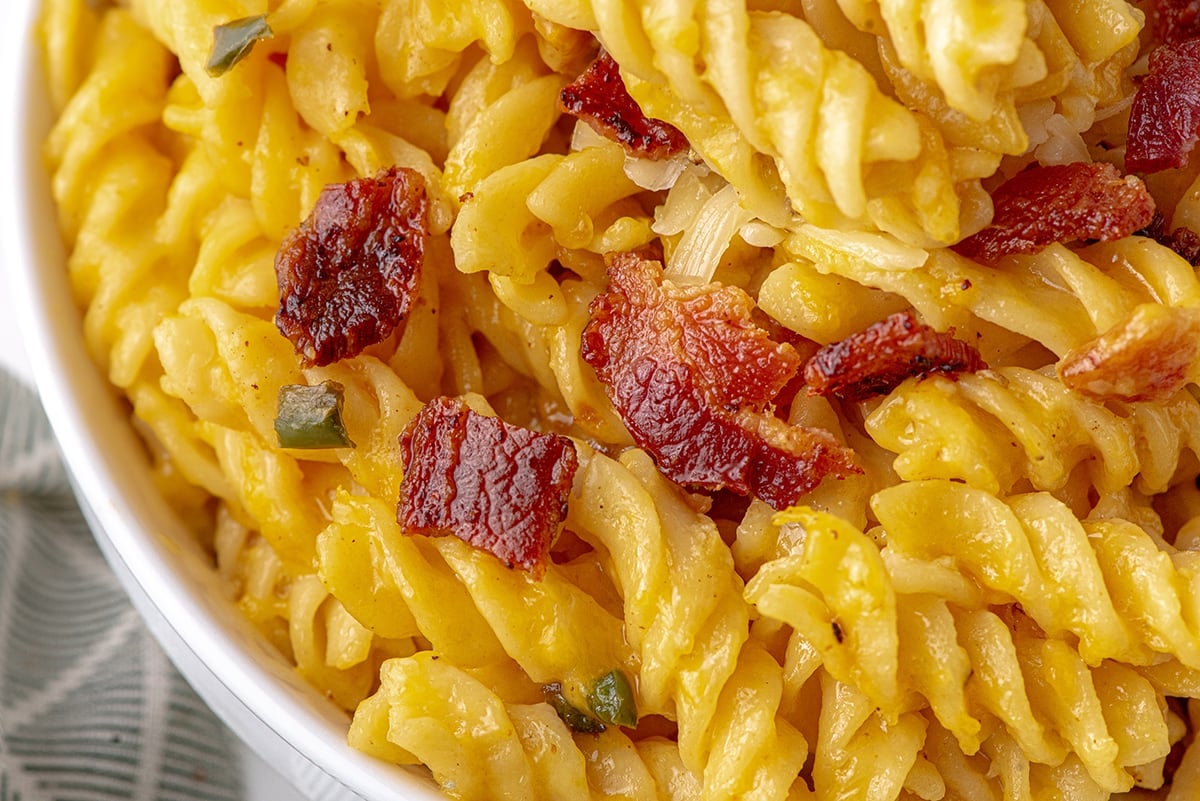 close up of mac and cheese with bacon 