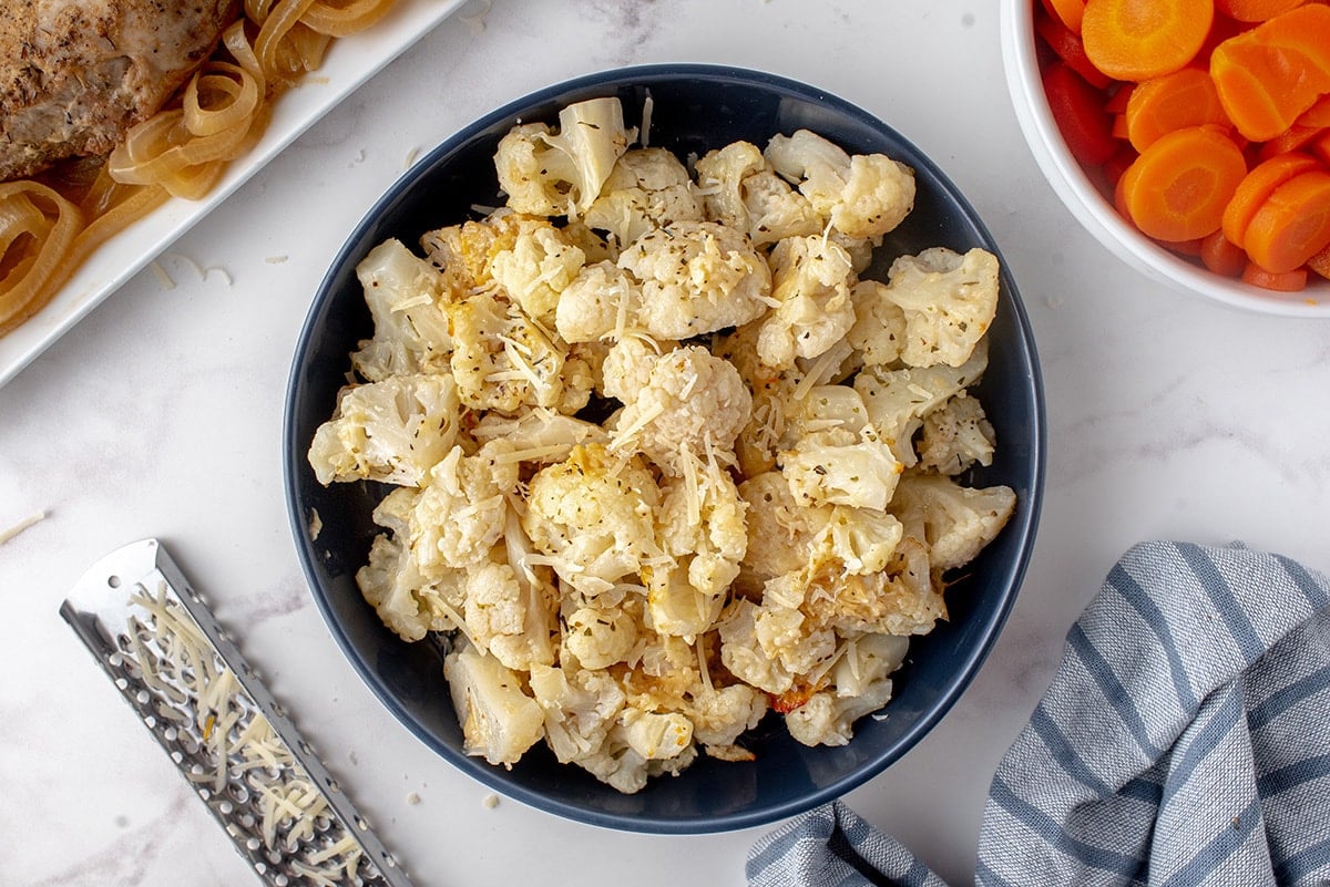 roasted cauliflower in a blue bowl 