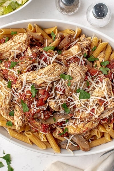 close up of balsamic chicken pasta