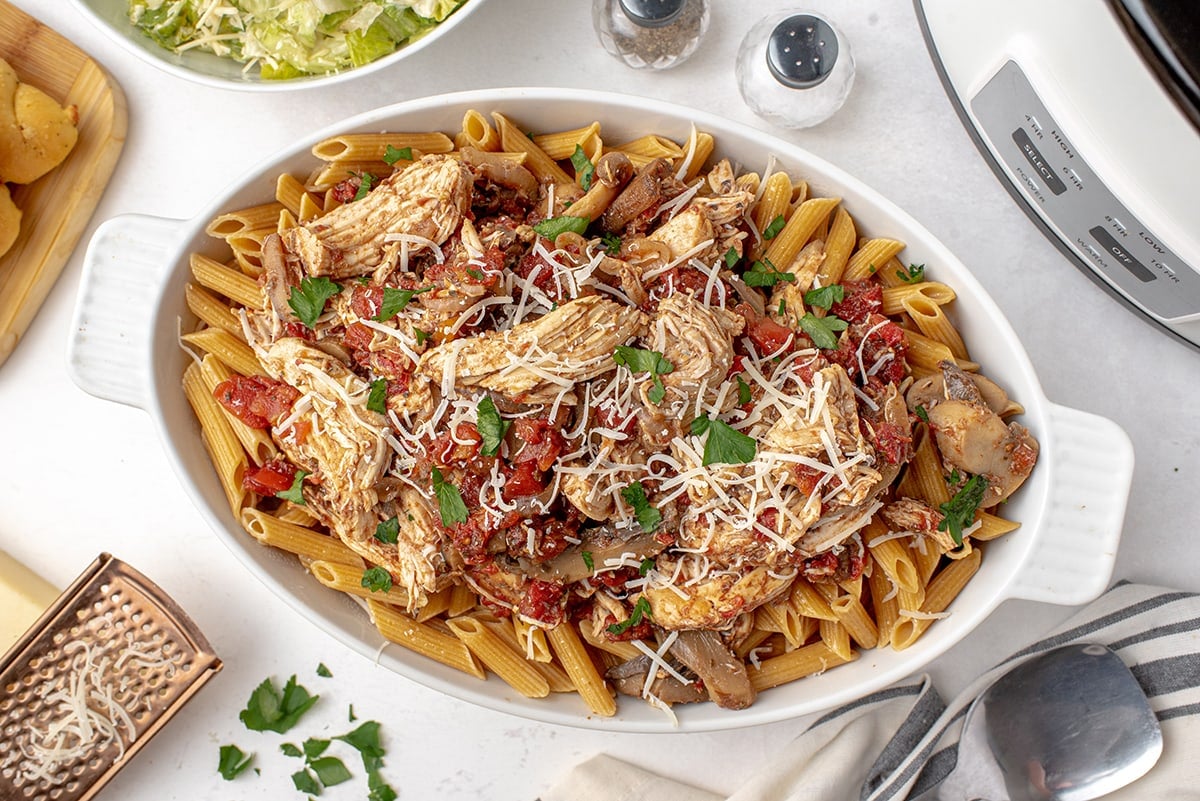 close up of balsamic chicken pasta